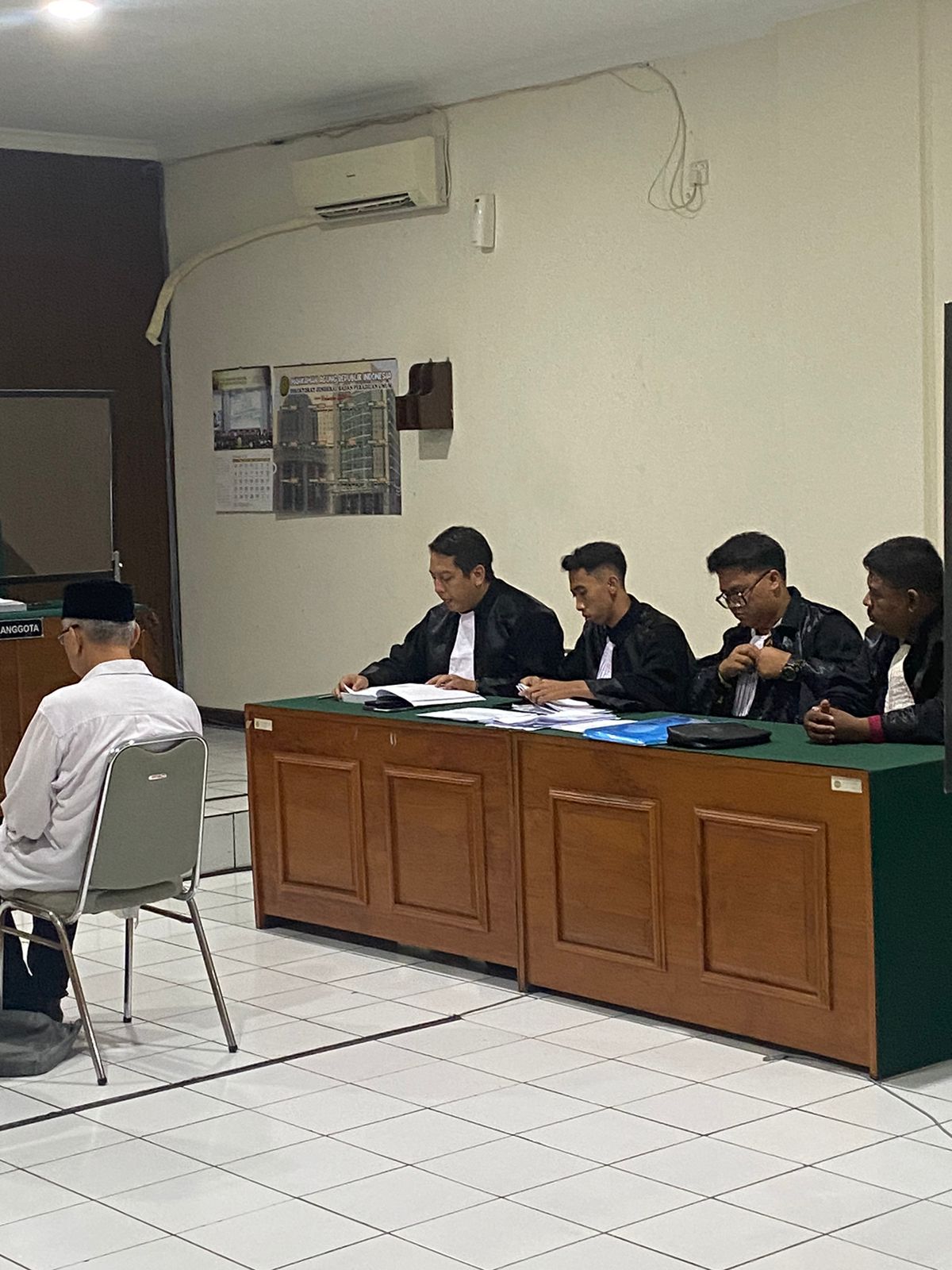 Selaku Penasihat Hukum dalam perkara Tindak Pidana Korupsi Tanah Kas Desa di Pengadilan Tindak Pidana Korupsi pada Pengadilan Negeri Yogyakarta